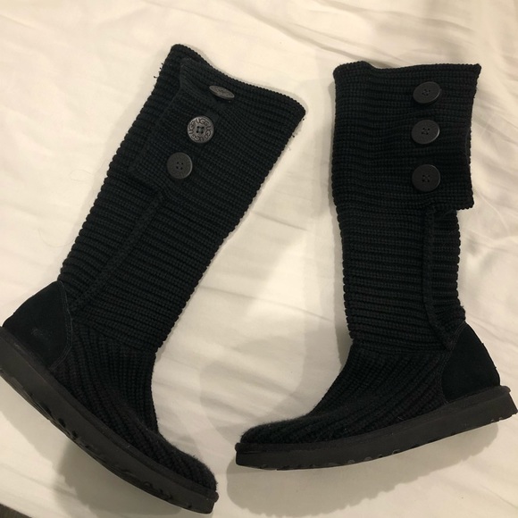 black crochet uggs